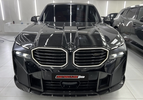 Полностью карбоновый BMW XM с новым капотом