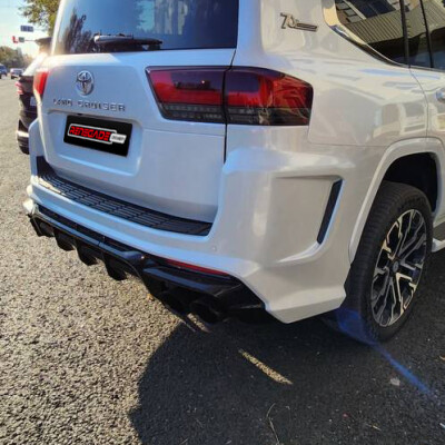 White LC300 standard pack