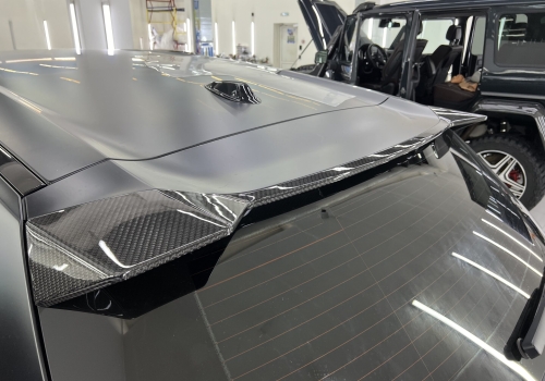 Полностью карбоновый BMW XM с новым капотом