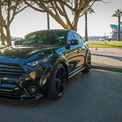 Black Infiniti QX70 from Sydney