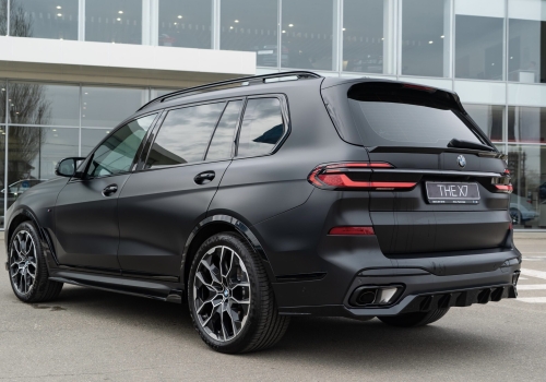 Новый обвес для BMW X7 LCI у официального дилера BMW