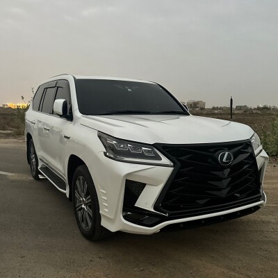 White Lexus LX570 from Karachi, Pakistan