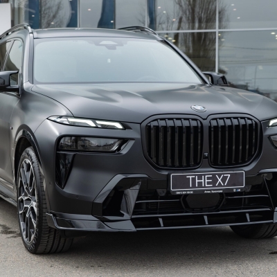 Schwarz glänzendes V2-Kit für den BMW-Händler