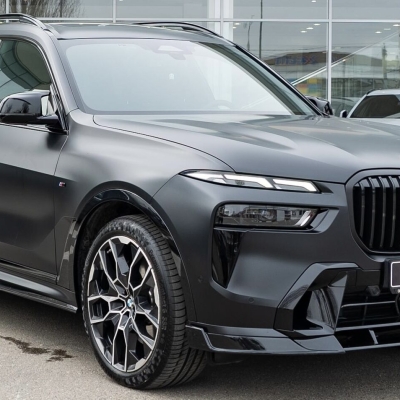 Schwarz glänzendes V2-Kit für den BMW-Händler