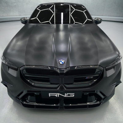 Gloss black kit
