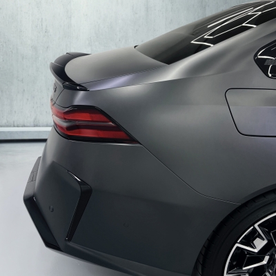 Gloss black kit