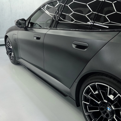Gloss black kit